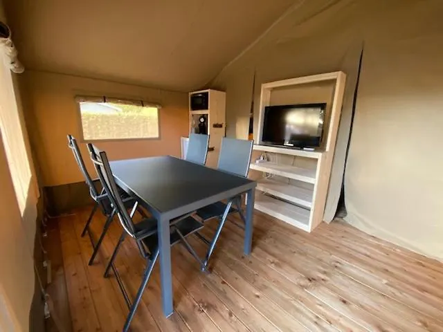 Safaritent Konijntje Met Prive Sanitair Luxuszelt *